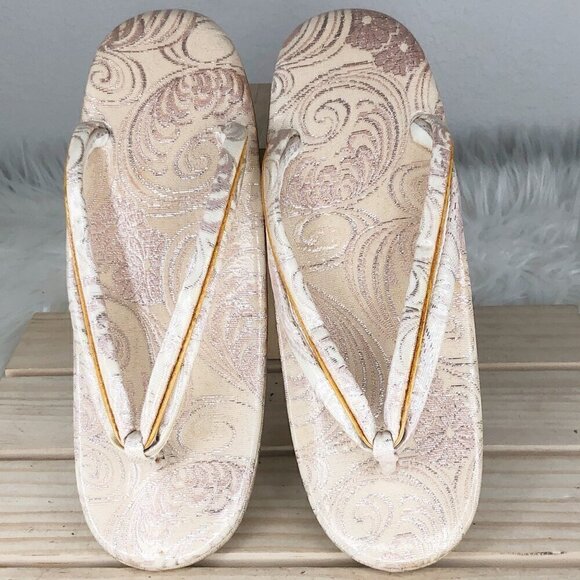 Vintage Japanese Silk Handmade Geisha Gold & Cream Floral Sandal Clog Size 7.5 - Picture 2 of 9